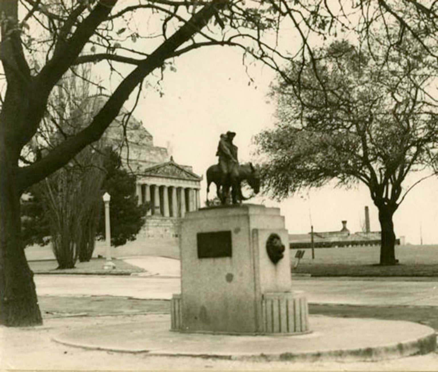 View of the Shrine of Remembrance with Wallace Anderson's The Man with the Donkey sculpture in midground, Unknown, 1950s